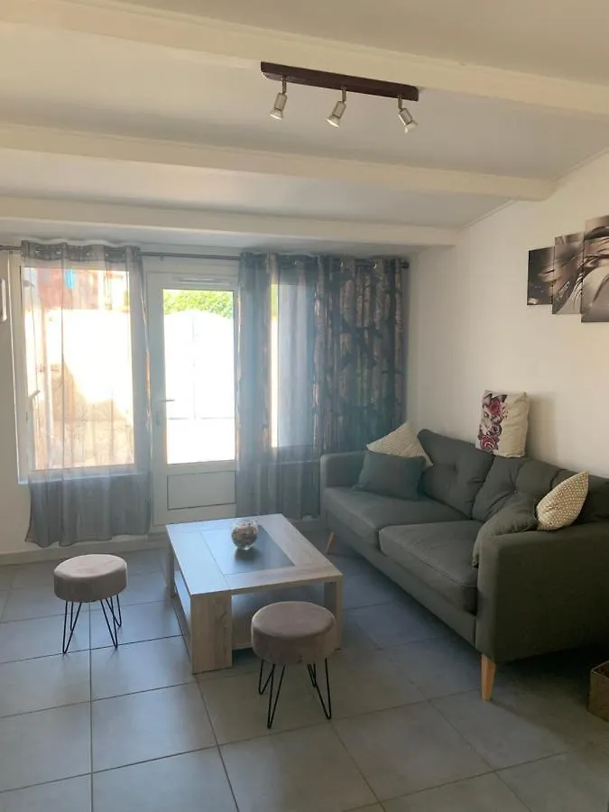 Villa Le cabanon de bottai à Port-de-Bouc 0*,